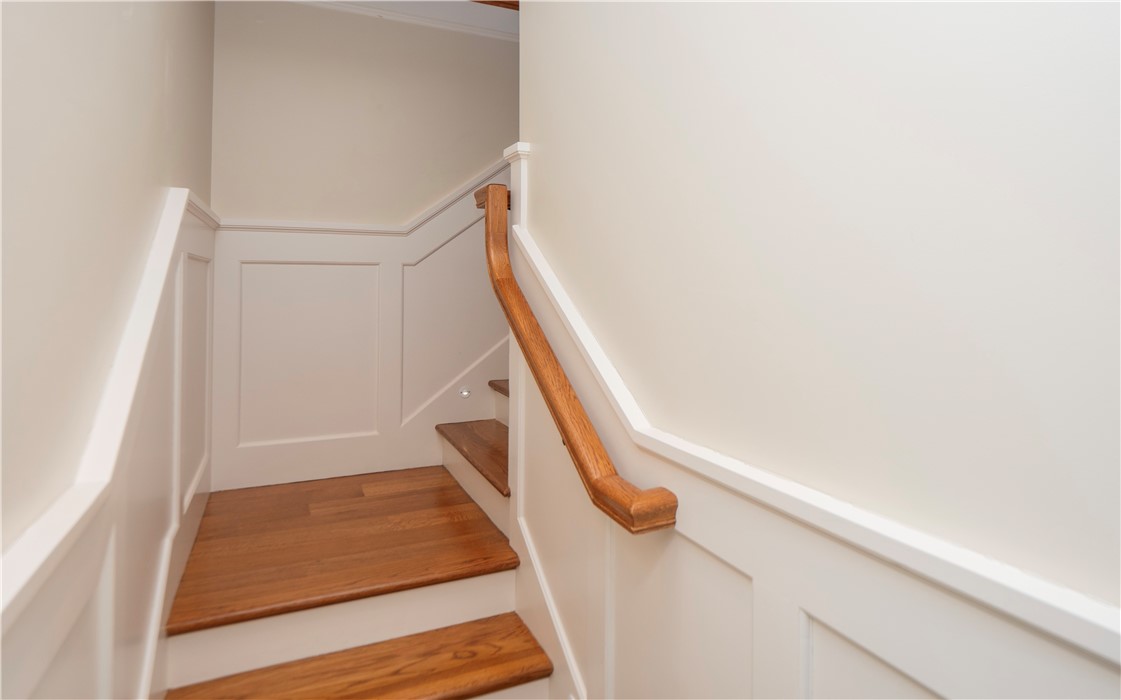 58 Ridge Road Newport, RI 02840 - Photo 5 of 47