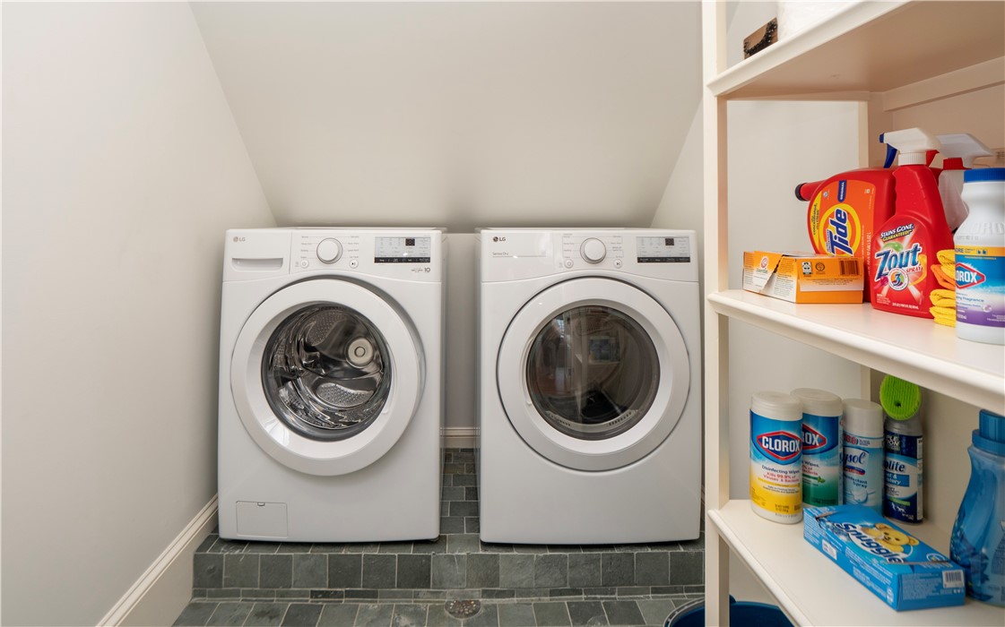 58 Ridge Road Newport, RI 02840 - Photo 9 of 47