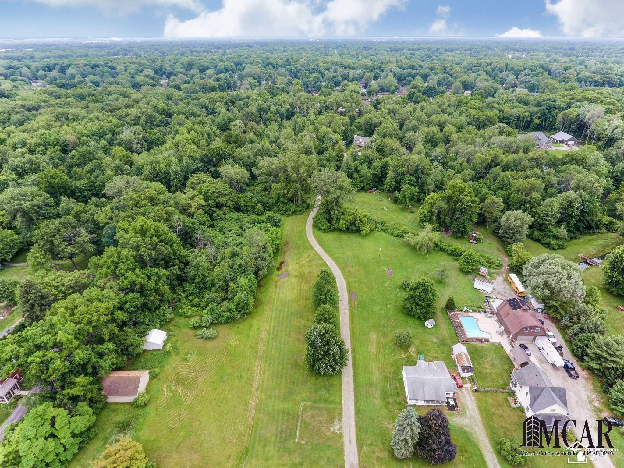 1395 West Dean Road Temperance, MI 48182 - Photo 2 of 45 21461992-1.JPG
