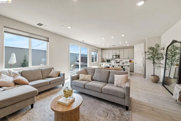 $649,000 | 916 Diego Drive, Oakley, CA 94561