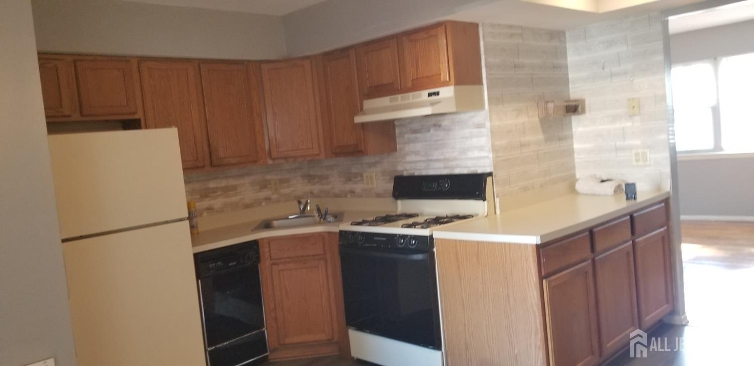 197 Evergreen Road, Unit 3A Edison, NJ 08837 - Photo 2 of 18