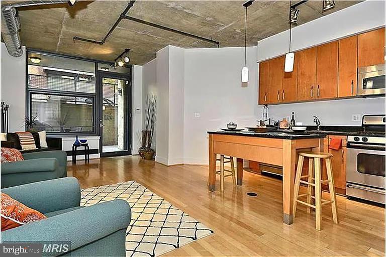 2301 Champlain Street Northwest, Unit T08 Washington, DC 20009 - Photo 3 of 9
