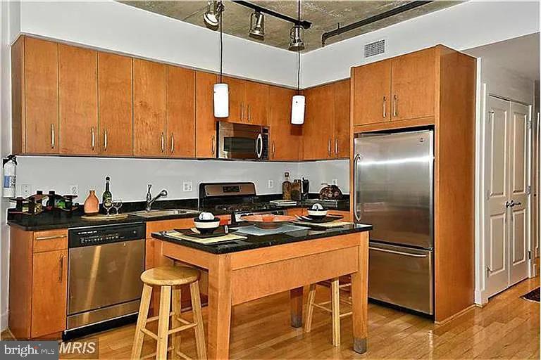 2301 Champlain Street Northwest, Unit T08 Washington, DC 20009 - Photo 4 of 9