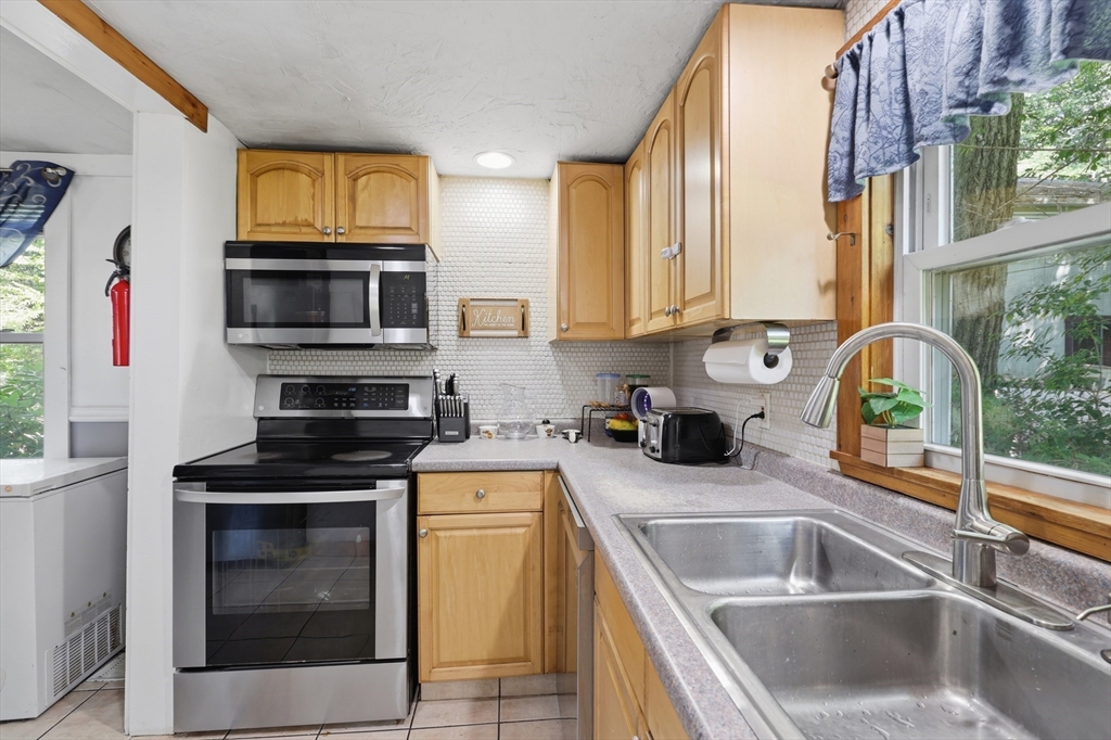 20 South Shore Road Westminster, MA 01473 - Photo 12 of 33 Gallery Image 12