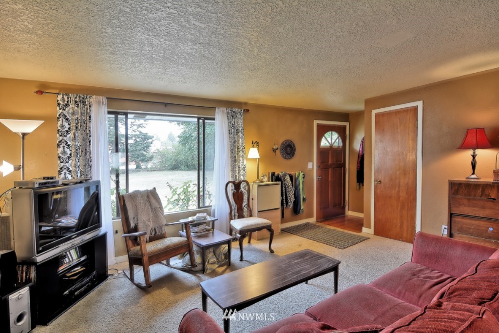 12101 Alexander Road Everett, WA 98204 - Photo 8 of 19
