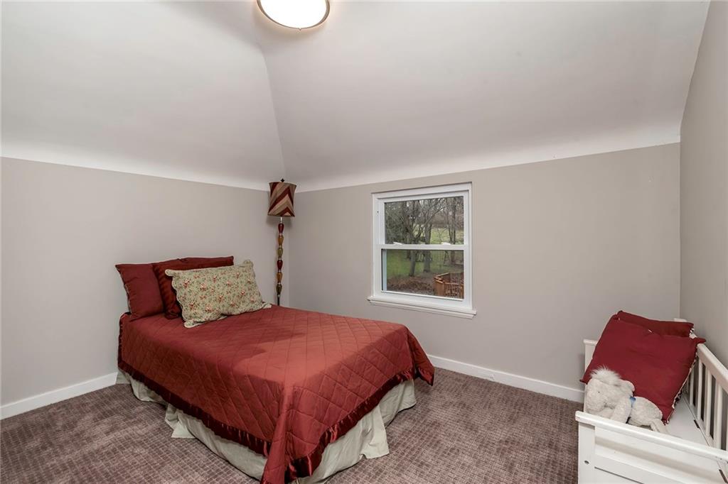 626 Kelso Road Pittsburgh, PA 15243 - Photo 14 of 25 The Second Bedroom Showcases the Neutral Color Scheme that makes this Home Move In Ready!