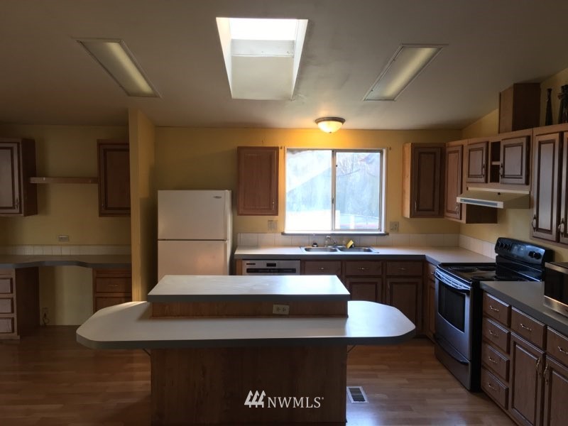 527 Cook Road Camano Island, WA 98282 - Photo 10 of 17 Gallery Image 10
