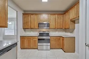 $2,100 | 11206 Glenforest Drive, Montgomery, TX 77356