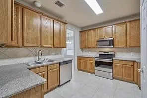 $2,100 | 11206 Glenforest Drive, Montgomery, TX 77356