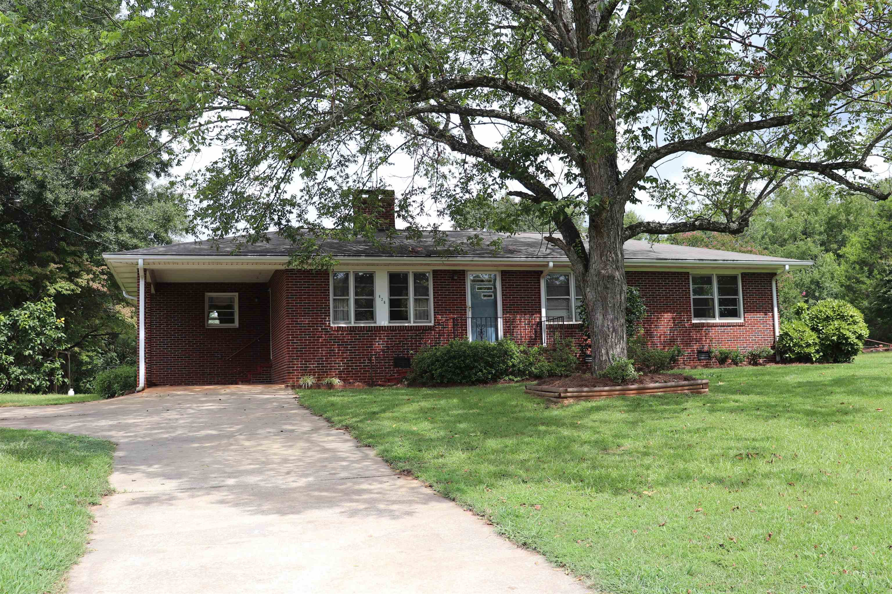 826 Rice Road Spartanburg, SC 29303 - Photo 1 of 35 Gallery Image 1