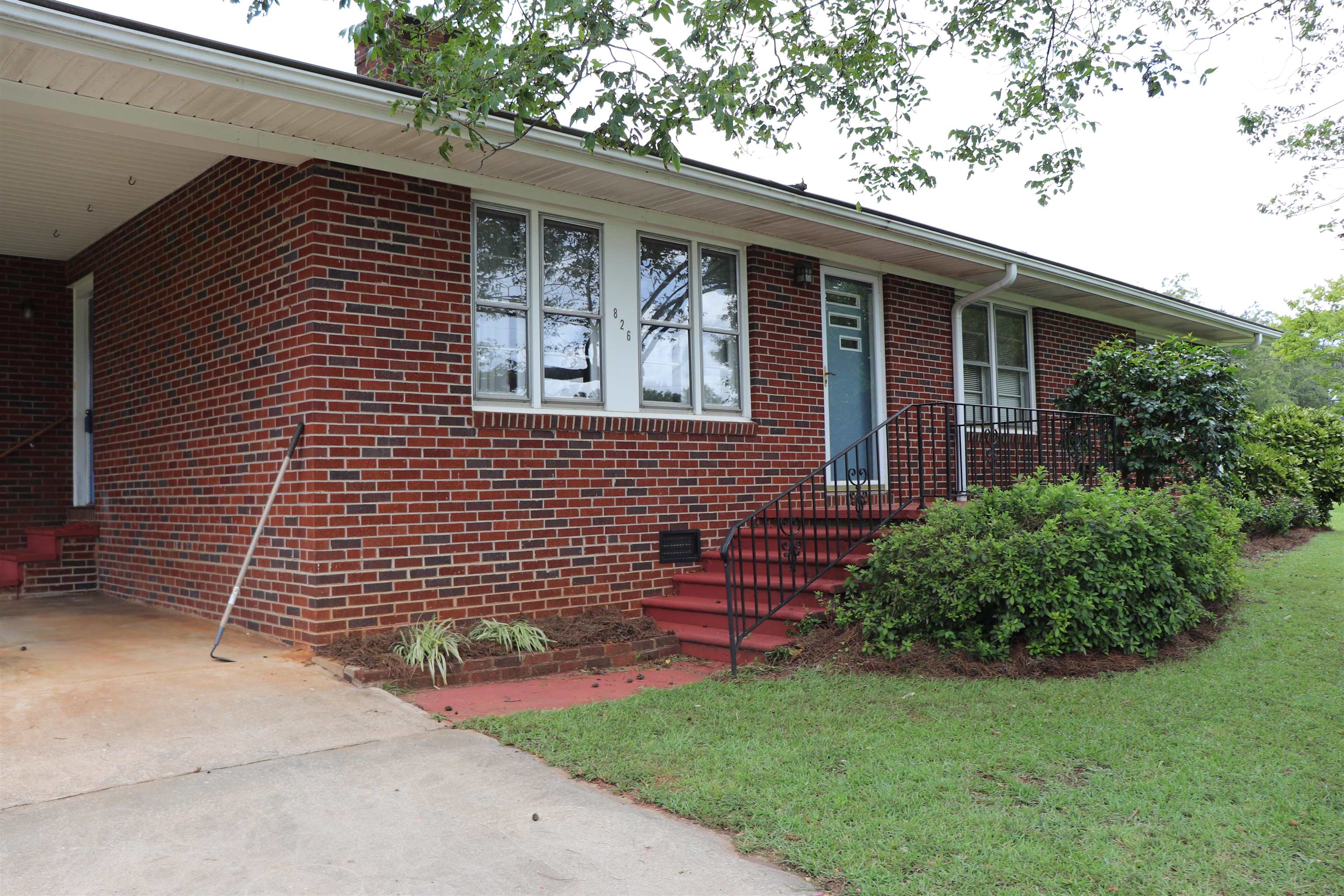 826 Rice Road Spartanburg, SC 29303 - Photo 3 of 35 Gallery Image 3