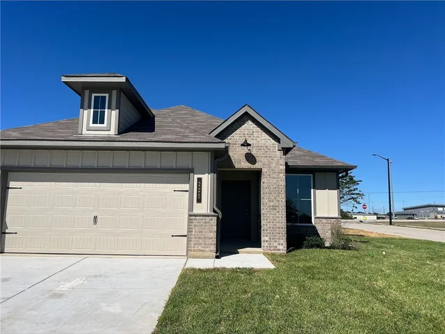 $257,400 | 225 Cross Lane, Caldwell, TX 77836