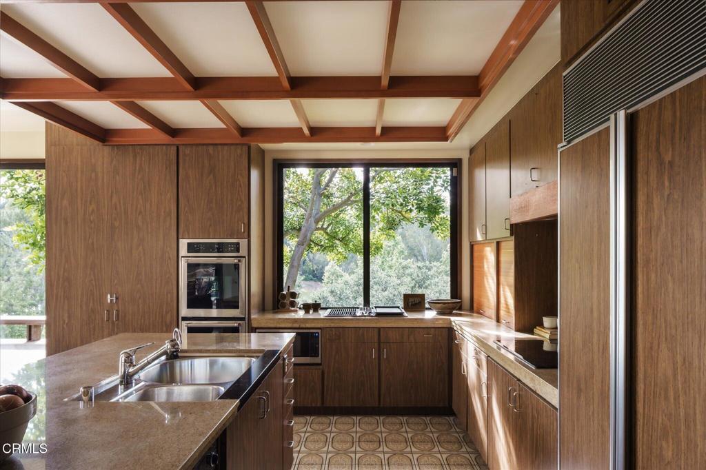 1279 Chateau Road Pasadena, CA 91105 - Photo 23 of 66 50-1279_Chateau_Rd-55