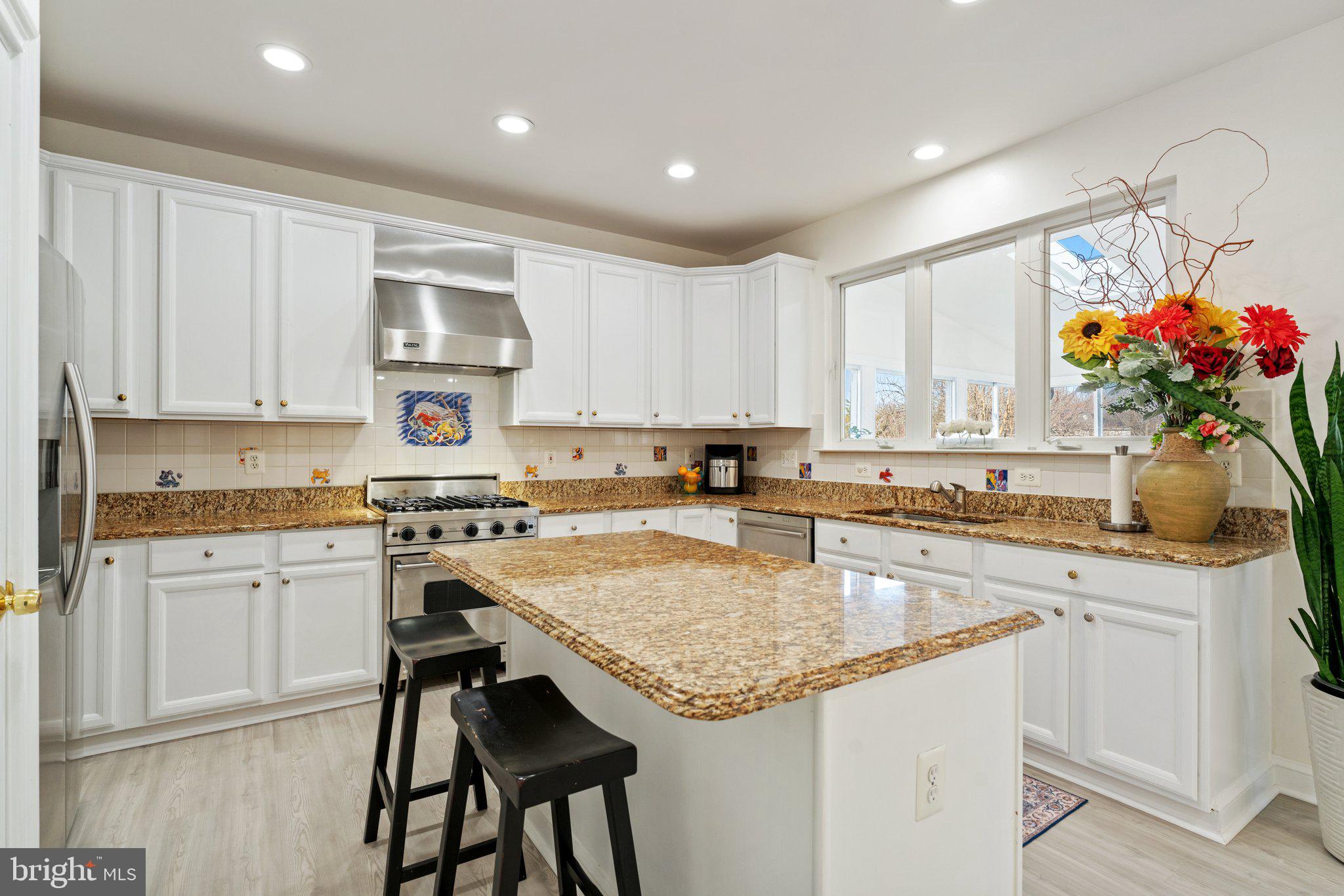6422 Muster Court Centreville, VA 20121 - Photo 16 of 69 Kitchen