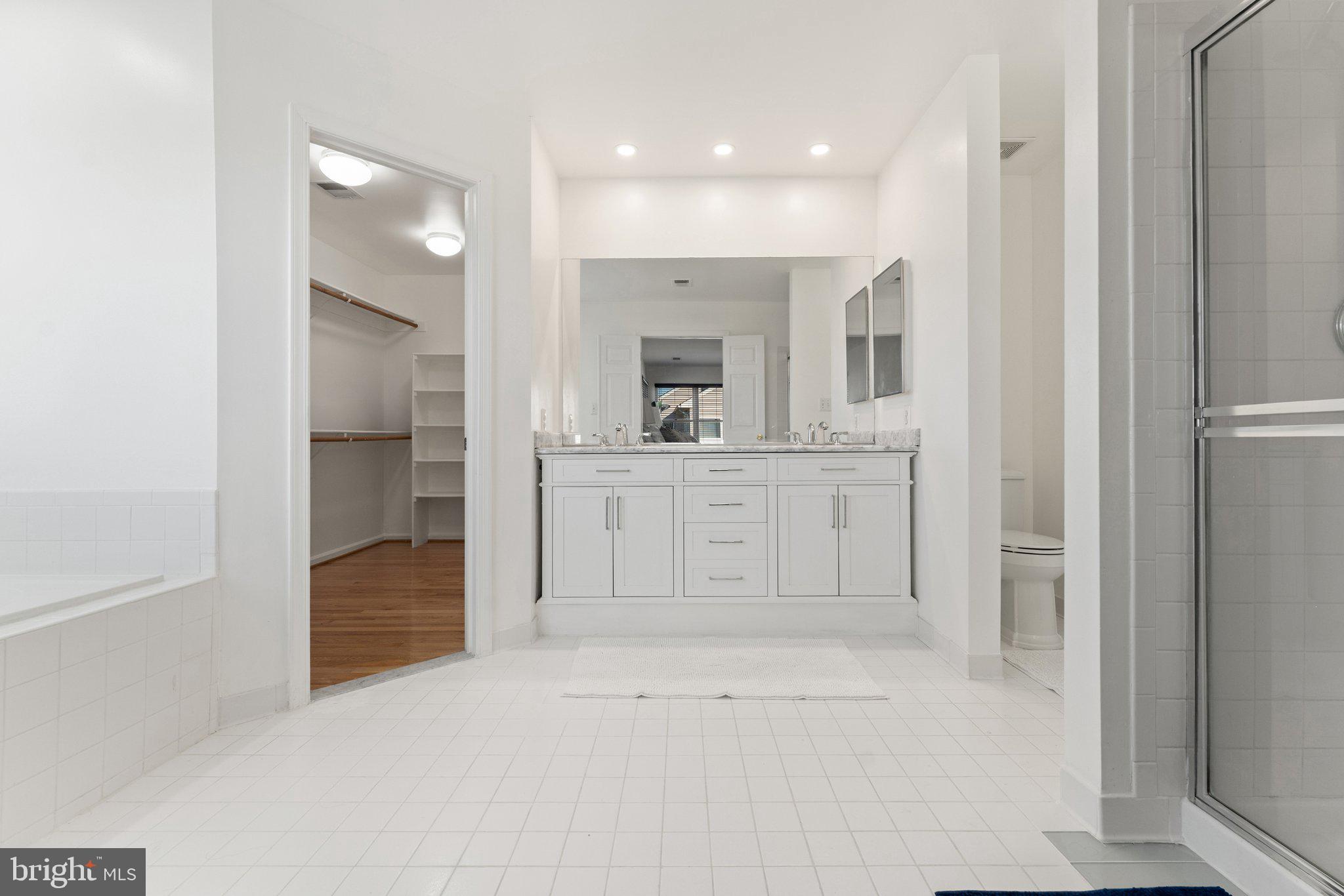 6422 Muster Court Centreville, VA 20121 - Photo 32 of 69 Master Bathroom