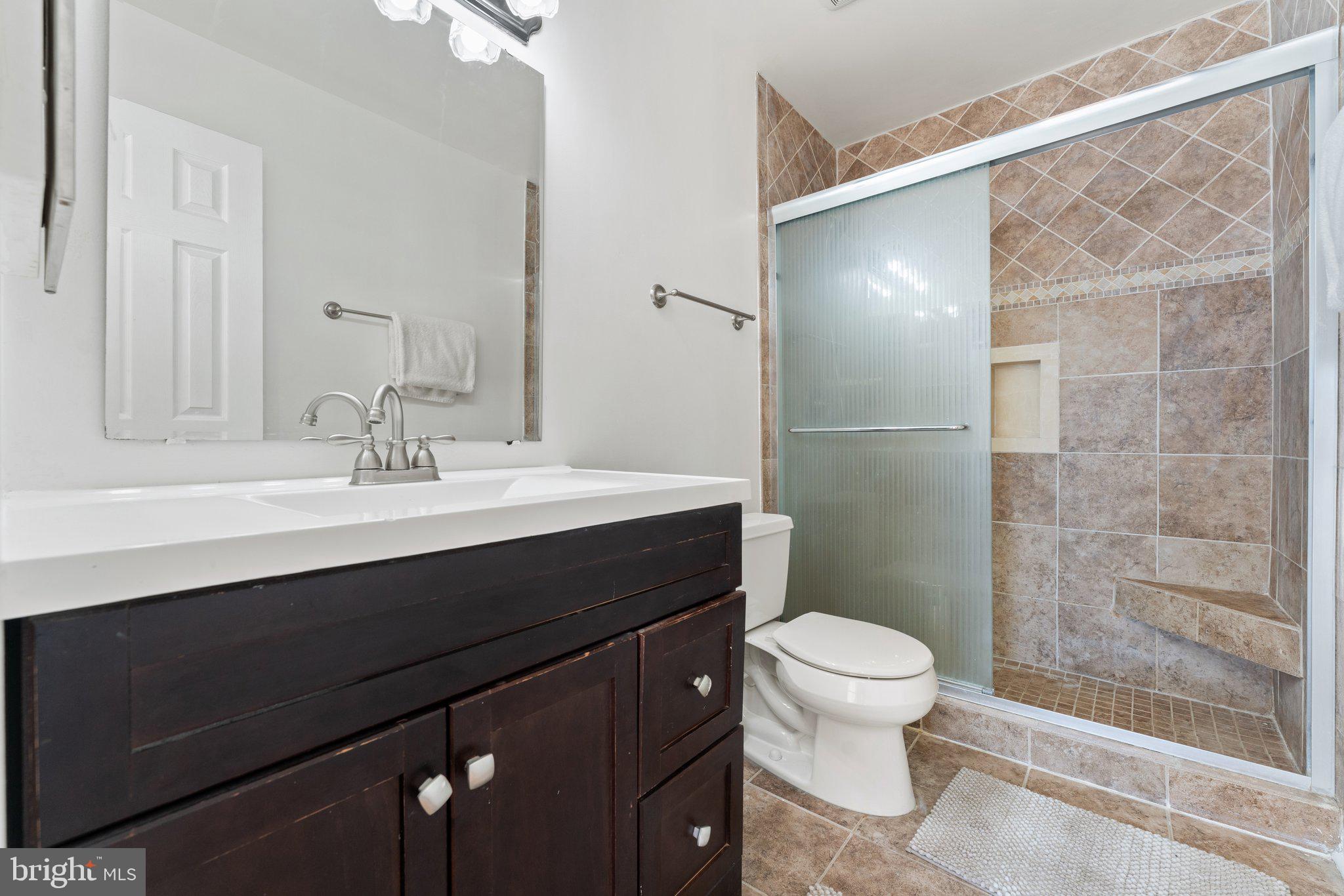 6422 Muster Court Centreville, VA 20121 - Photo 39 of 69 Full Bath