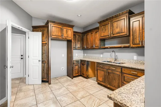 $817,500 | 37655 Osawatomie Road, Osawatomie, KS 66064