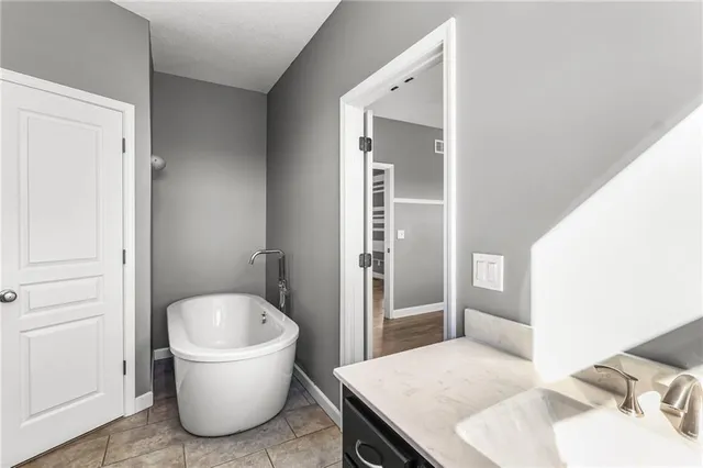 $817,500 | 37655 Osawatomie Road, Osawatomie, KS 66064