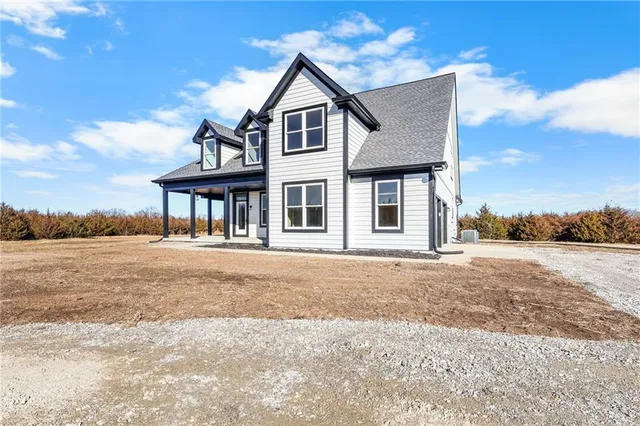 $817,500 | 37655 Osawatomie Road, Osawatomie, KS 66064