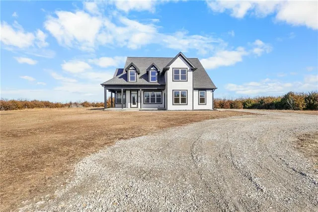 $817,500 | 37655 Osawatomie Road, Osawatomie, KS 66064