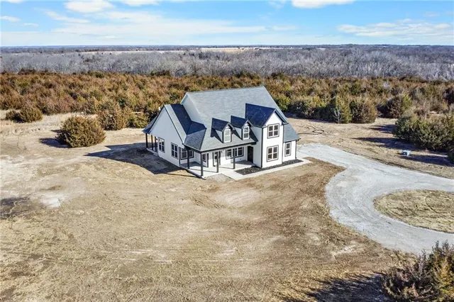 $817,500 | 37655 Osawatomie Road, Osawatomie, KS 66064