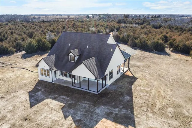 $817,500 | 37655 Osawatomie Road, Osawatomie, KS 66064