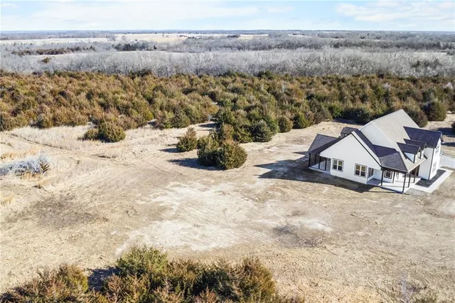 $817,500 | 37655 Osawatomie Road, Osawatomie, KS 66064