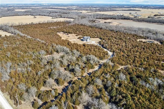$817,500 | 37655 Osawatomie Road, Osawatomie, KS 66064