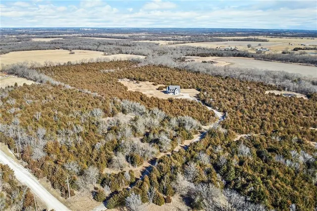 $847,500 | 37655 Osawatomie Road, Osawatomie, KS 66064