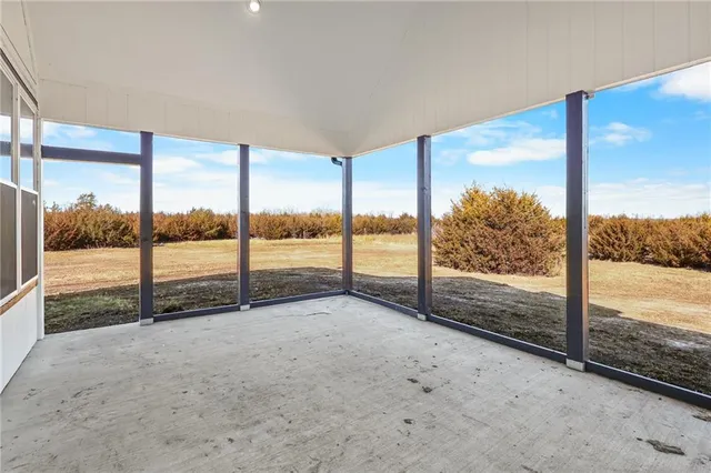 $817,500 | 37655 Osawatomie Road, Osawatomie, KS 66064