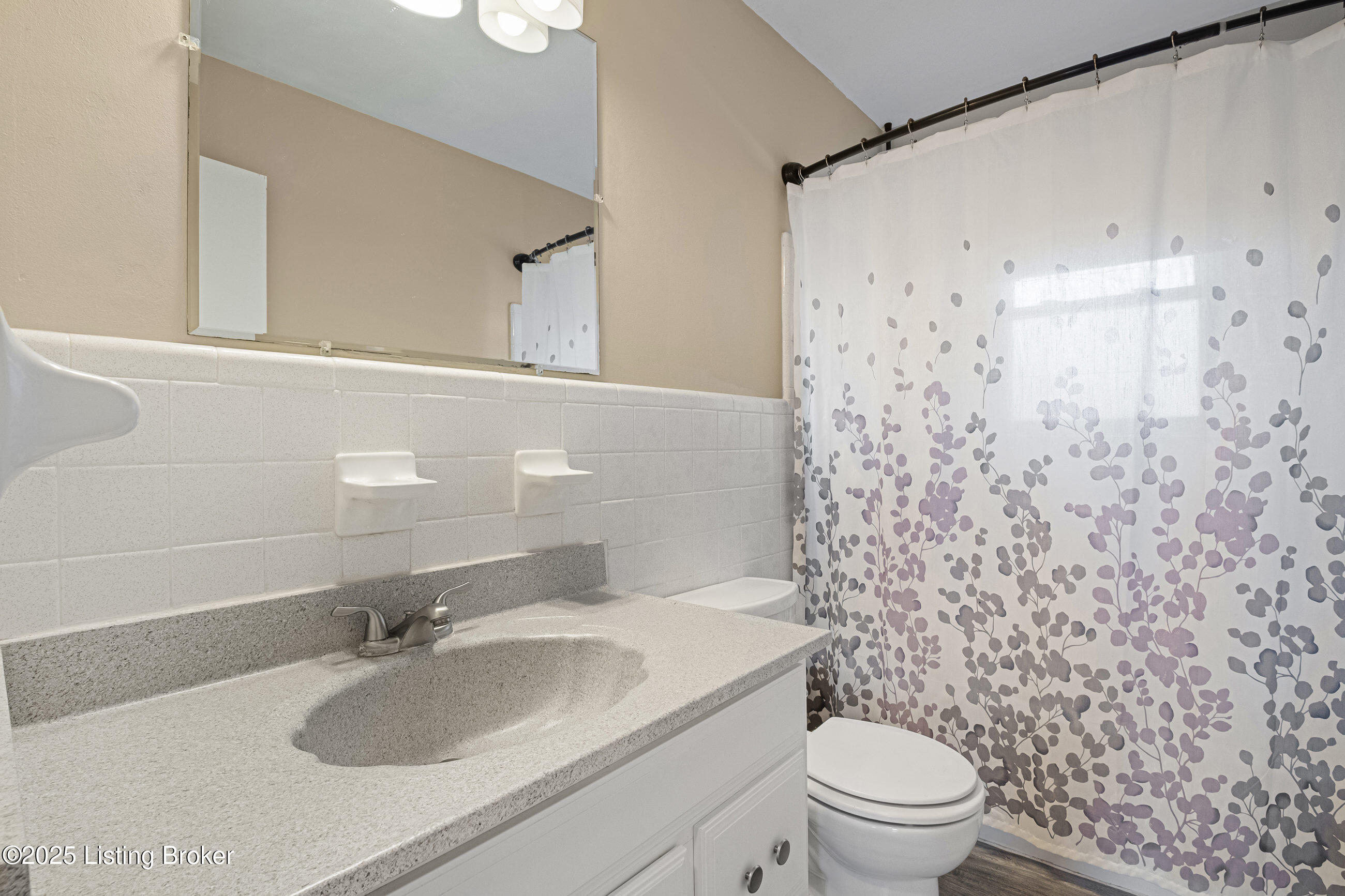 7810 Bluebonnet Road Louisville, KY 40258 - Photo 17 of 28 7810bluebonnet_052