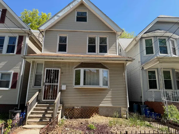 $2,200 | 68 Condict Street, Unit 2, Jersey City, NJ 07306