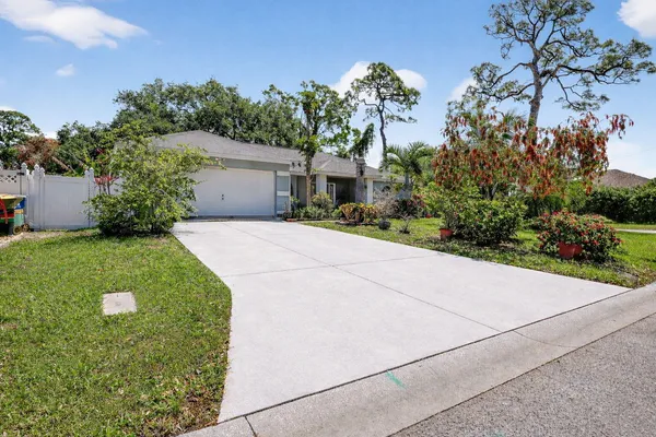 $3,500 | 6180 30th Court South, St. Petersburg, FL 33712