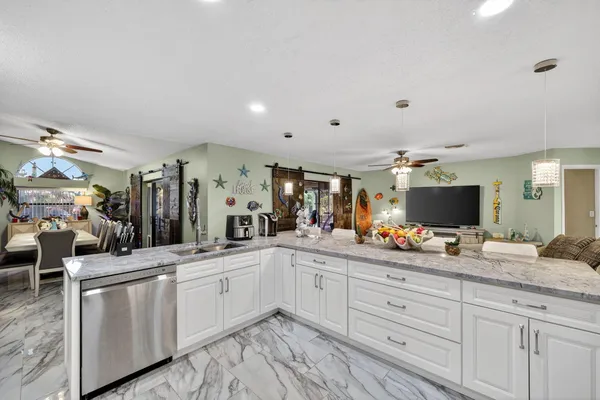 $3,500 | 6180 30th Court South, St. Petersburg, FL 33712