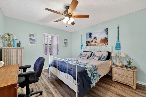 $3,500 | 6180 30th Court South, St. Petersburg, FL 33712