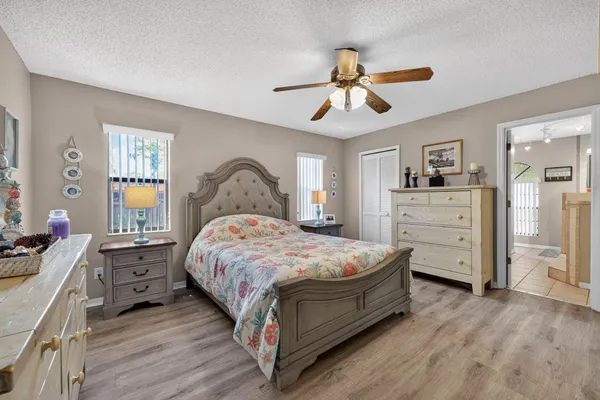 $3,500 | 6180 30th Court South, St. Petersburg, FL 33712