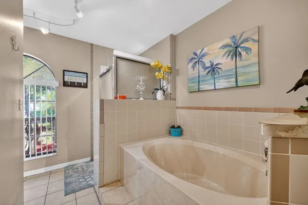 $3,500 | 6180 30th Court South, St. Petersburg, FL 33712