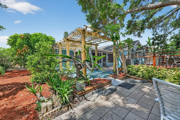 $3,500 | 6180 30th Court South, St. Petersburg, FL 33712