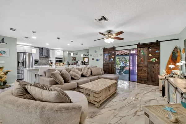 $3,500 | 6180 30th Court South, St. Petersburg, FL 33712