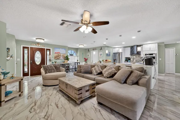 $3,500 | 6180 30th Court South, St. Petersburg, FL 33712