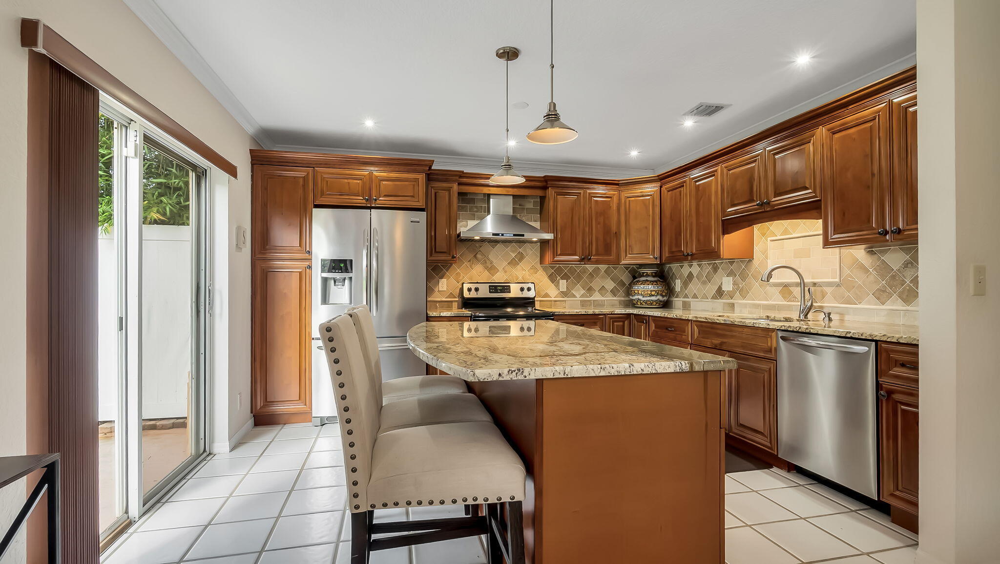 2510 Rampart Way South Hollywood, FL 33026 - Photo 12 of 33 20-web-or-mls-DSC08881