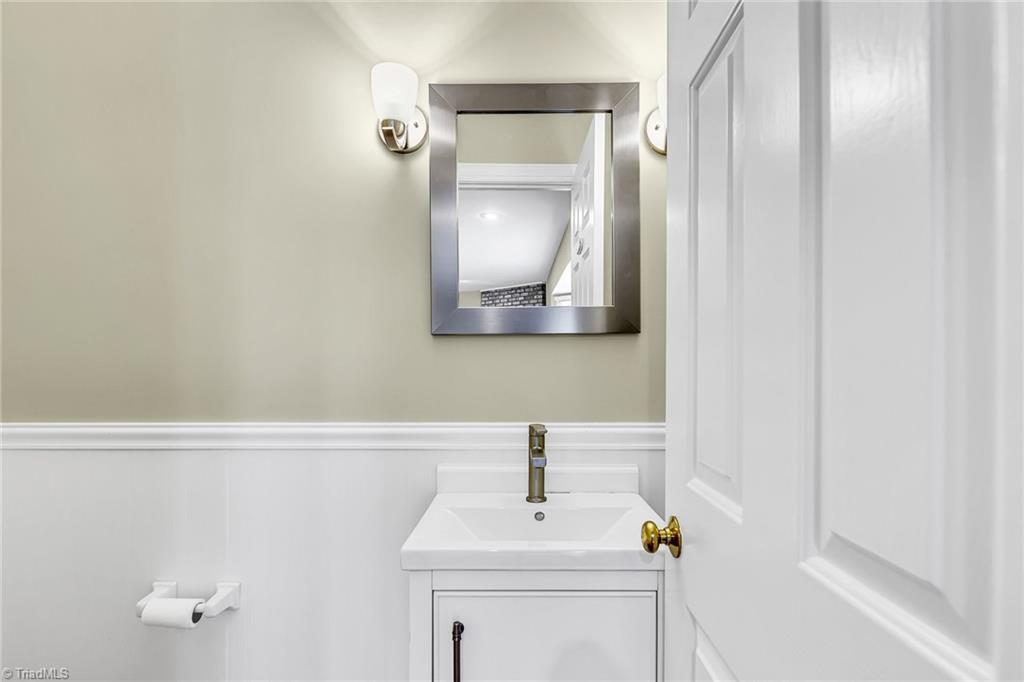 5706 Foxbury Drive Oak Ridge, NC 27310 - Photo 19 of 40