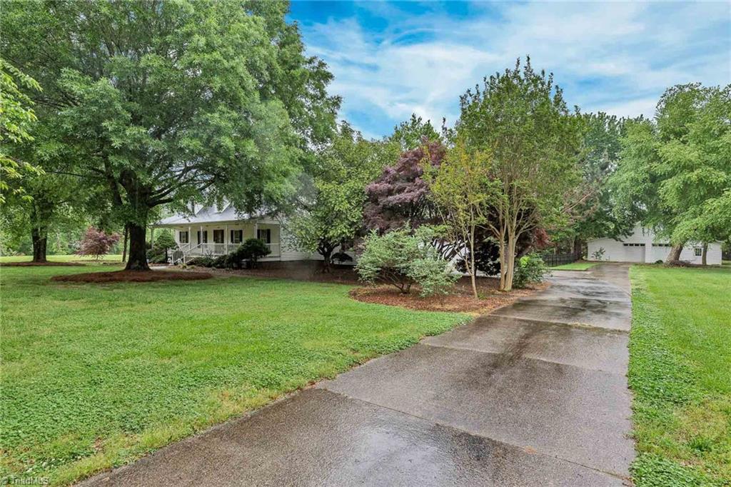 5706 Foxbury Drive Oak Ridge, NC 27310 - Photo 4 of 40