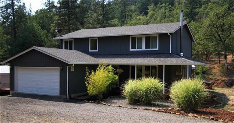 13503 Duggan Road White City, OR 97503 - Photo 1 of 35 Primary Photo