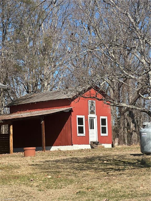4704 Austin Traphill Road Elkin, NC 28621 - Photo 5 of 24 Gallery Image 5