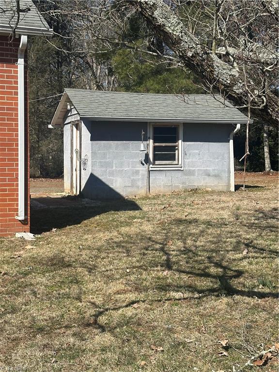 4704 Austin Traphill Road Elkin, NC 28621 - Photo 6 of 24 Gallery Image 6