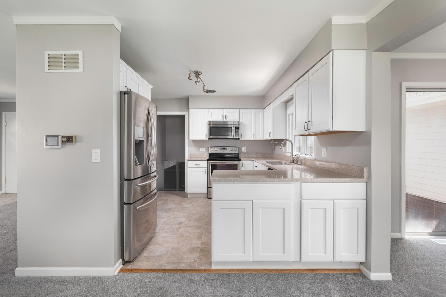 625 Wellner Road Naperville, IL 60540 - Photo 12 of 27