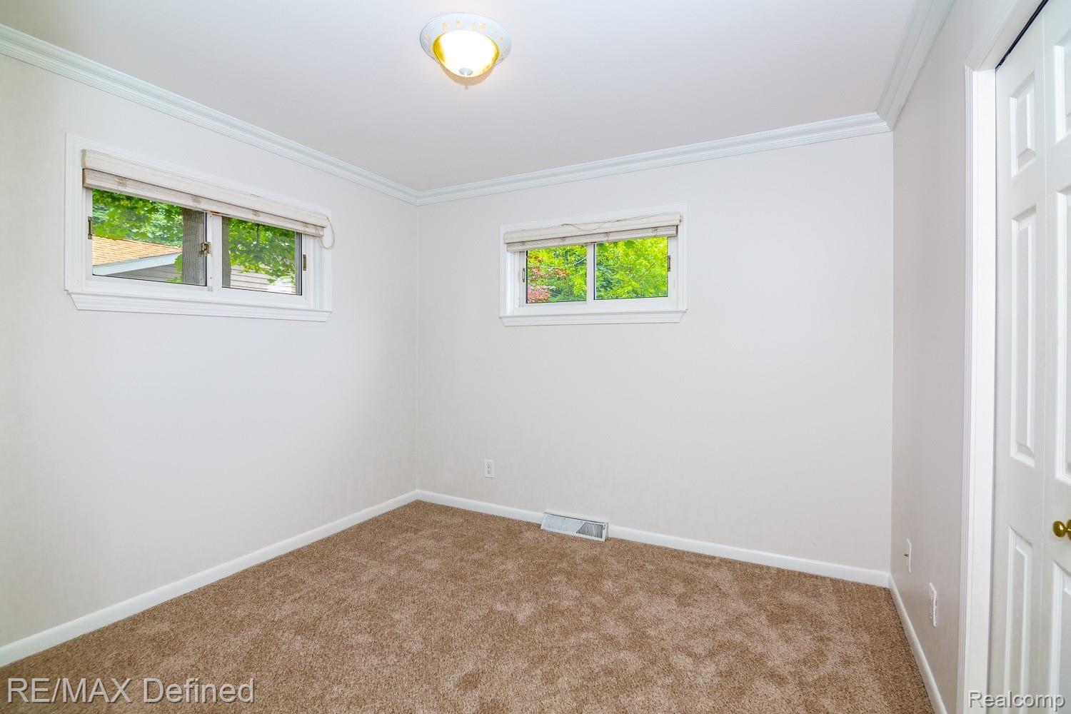 228 North Hill Circle Rochester, MI 48307 - Photo 17 of 43 228 N Hill Cir (33).jpg