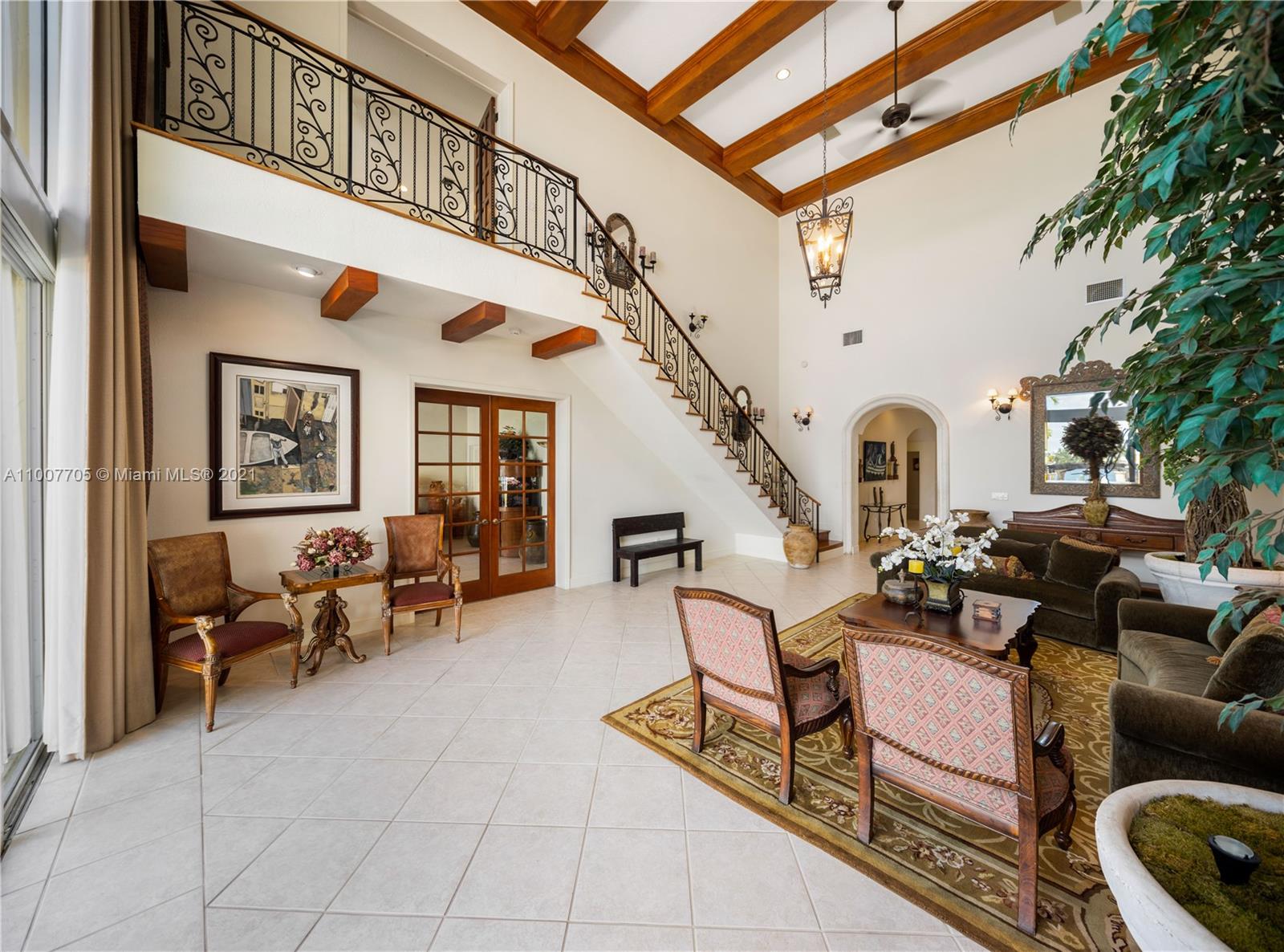 1385 North Biscayne Point Road Miami Beach, FL 33141 - Photo 17 of 68 a living room with furniture