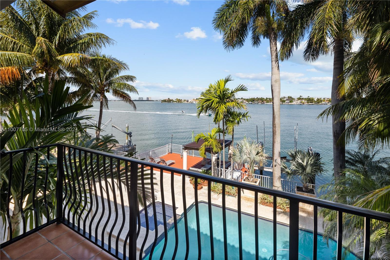 1385 North Biscayne Point Road Miami Beach, FL 33141 - Photo 26 of 68